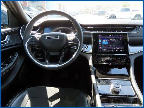 Certified 2023 Jeep Grand Cherokee Altitude AWD/4WD image 11