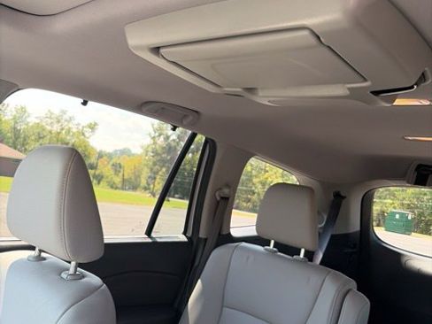 Used 2022 Honda Pilot Touring image 4