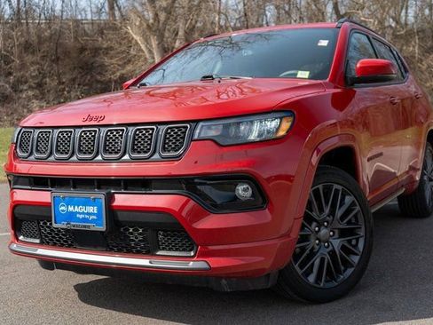 Used 2023 Jeep Compass Limited image 1