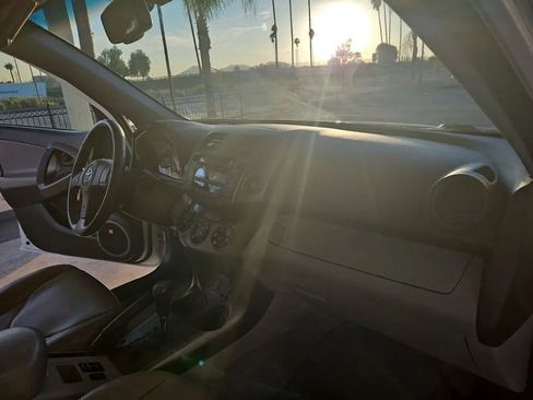 Used 2009 Toyota RAV4 Limited image 30