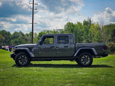 New 2026 Jeep Gladiator Sport AWD/4WD image 7