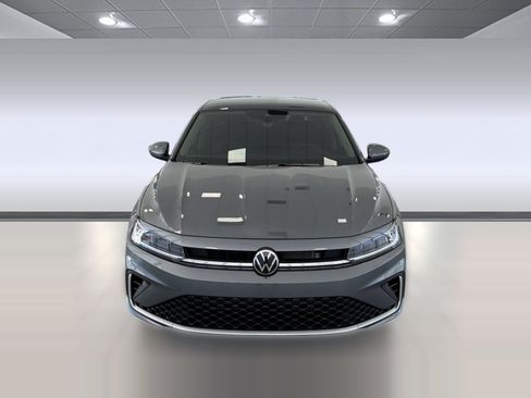 Used 2025 Volkswagen Jetta SE w/ Sunroof Package FWD image 6