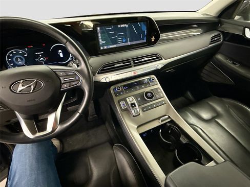 Used 2021 Hyundai Palisade Limited FWD image 3
