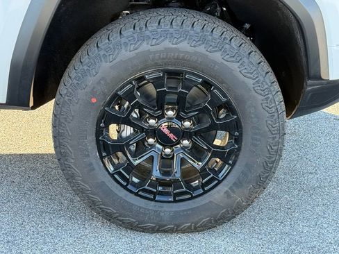 New 2026 GMC Canyon Elevation w/ Convenience Package image 9