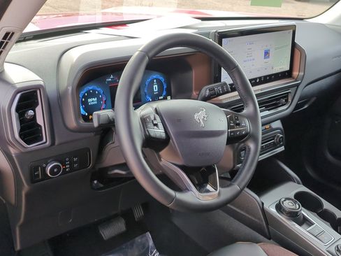 Used 2025 Ford Bronco Sport Outer Banks w/ Outer Banks Tech Package+ image 13