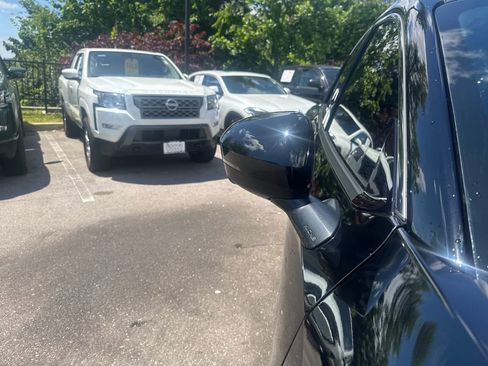 Used 2025 Nissan Kicks SR FWD image 38
