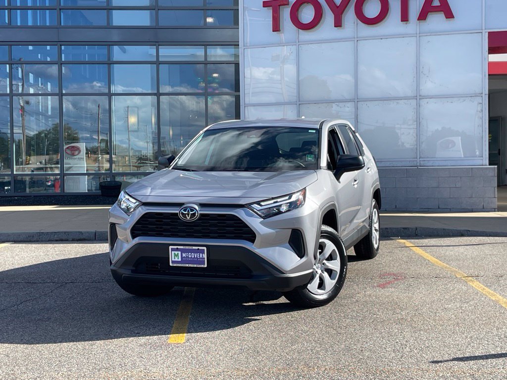 Used 2023 Toyota RAV4 LE AWD/4WD image 1