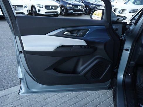 New 2025 Chevrolet Equinox EV LT image 15