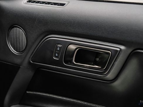 Used 2022 Ford Mustang Shelby GT500 w/ Technology Package image 81