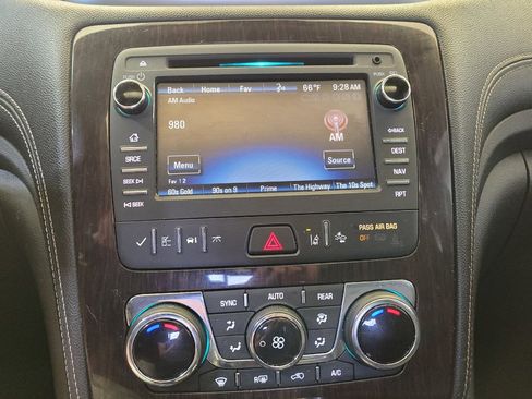 Used 2017 Chevrolet Traverse Premier FWD image 25