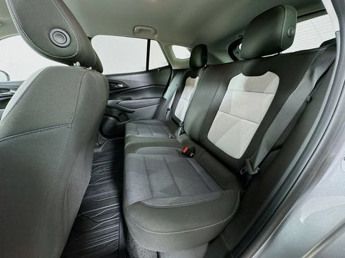 Used 2026 Chevrolet Trax LS FWD image 21