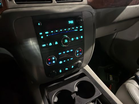 Used 2013 GMC Sierra 2500 SLT w/ SLT Convenience Package image 3