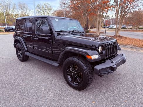 Used 2022 Jeep Wrangler Unlimited Sahara image 1