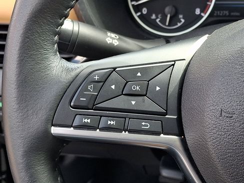 Used 2023 Nissan Sentra SV w/ SV Premium Package FWD image 22