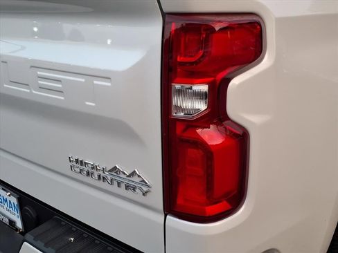 Certified 2023 Chevrolet Silverado 1500 High Country w/ High Country Premium Package AWD/4WD image 8