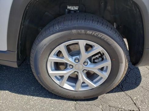 Used 2023 Jeep Grand Cherokee L Limited image 12