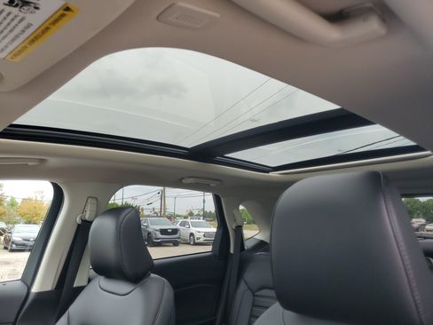 Used 2023 Ford Edge SEL w/ Convenience Package AWD/4WD image 11