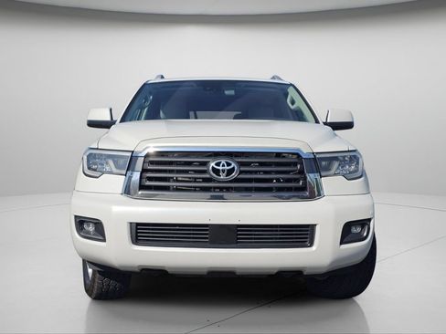 Used 2022 Toyota Sequoia SR5 AWD/4WD image 3