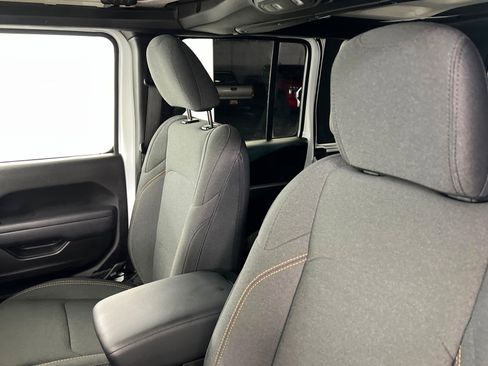 Used 2024 Jeep Wrangler Willys image 17