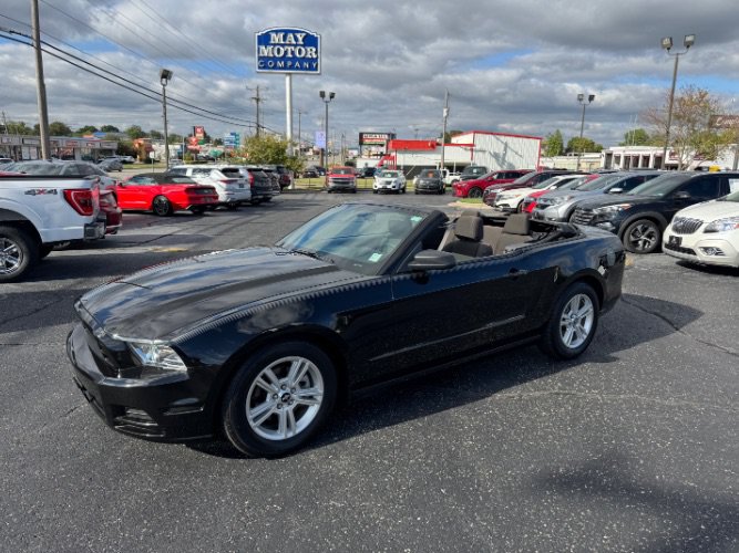 Used 2014 Ford Mustang Convertible RWD image 1