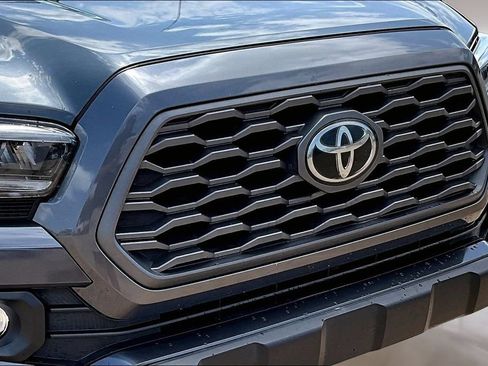 Used 2020 Toyota Tacoma TRD Off-Road w/ Technology Package AWD/4WD image 29