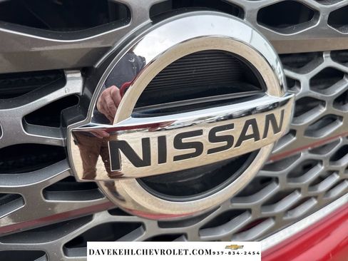 Used 2017 Nissan Titan SV image 36