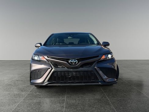 Used 2021 Toyota Camry SE w/ Cold Weather Package AWD/4WD image 9