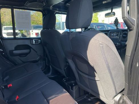 Used 2023 Jeep Wrangler Sport S image 15