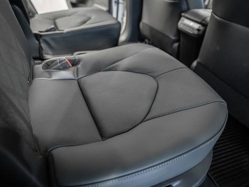 New 2026 Toyota Highlander Platinum image 35