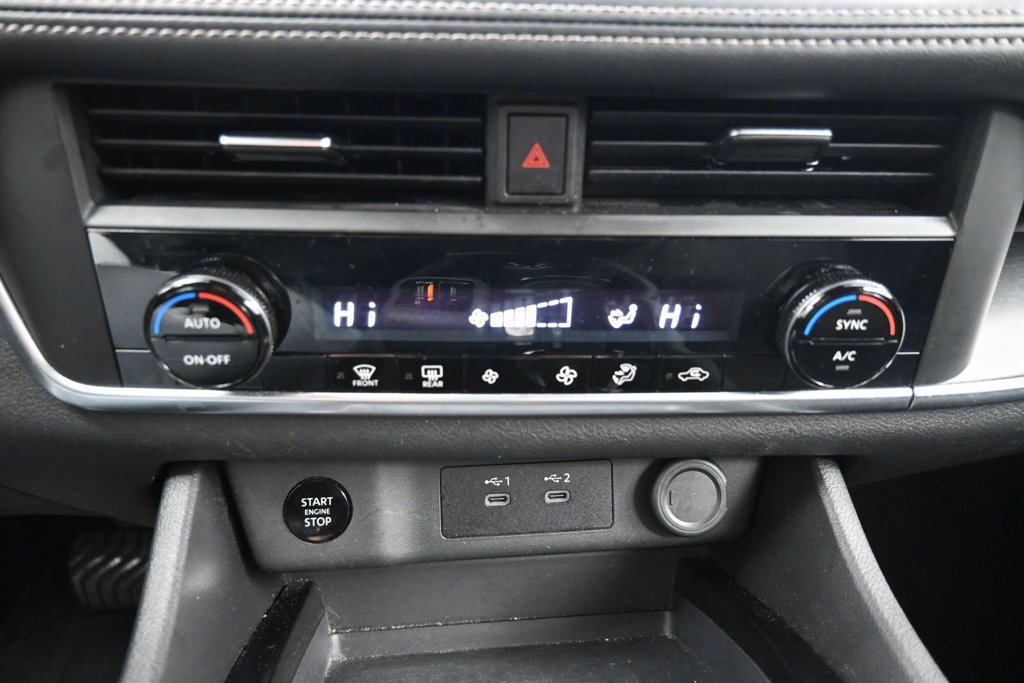 Used 2025 Nissan Rogue SV AWD/4WD image 14