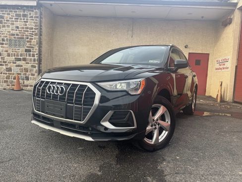 Used 2020 Audi Q3 2.0T Premium w/ Convenience Package image 2