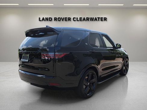 New 2025 Land Rover Discovery Dynamic SE image 4