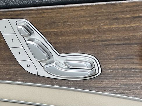 Used 2019 Mercedes-Benz C 300 Sedan image 16