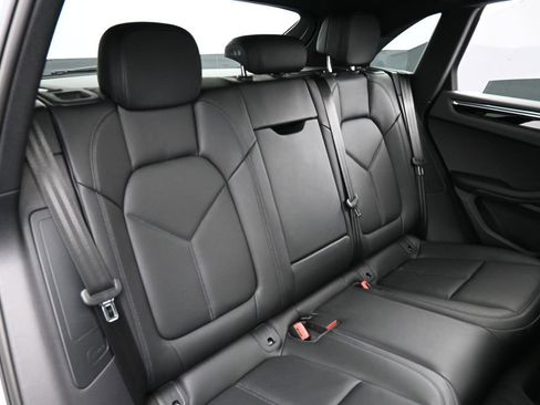 Certified 2026 Porsche Macan AWD/4WD image 26