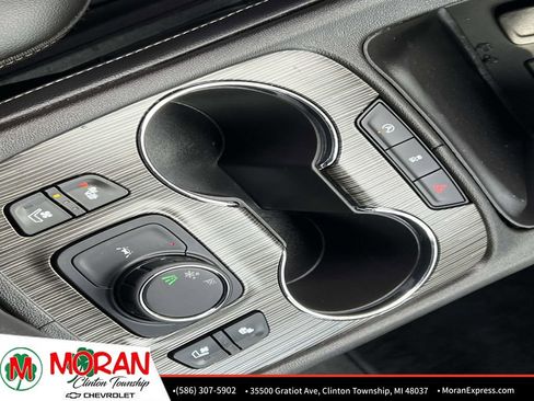 Certified 2023 GMC Acadia SLT w/ Preferred Package image 25