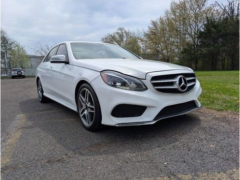 Used 2015 Mercedes-Benz E 350 4MATIC Sedan w/ Premium 1 Package image 3