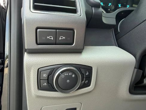 Used 2018 Ford F150 XLT w/ Equipment Group 302A Luxury AWD/4WD image 13