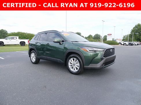 Used 2024 Toyota Corolla Cross LE image 2