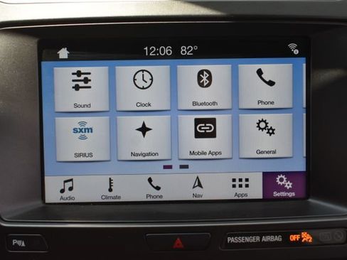 Used 2018 Ford Explorer XLT w/ XLT Technology Feature Bundle AWD/4WD image 28