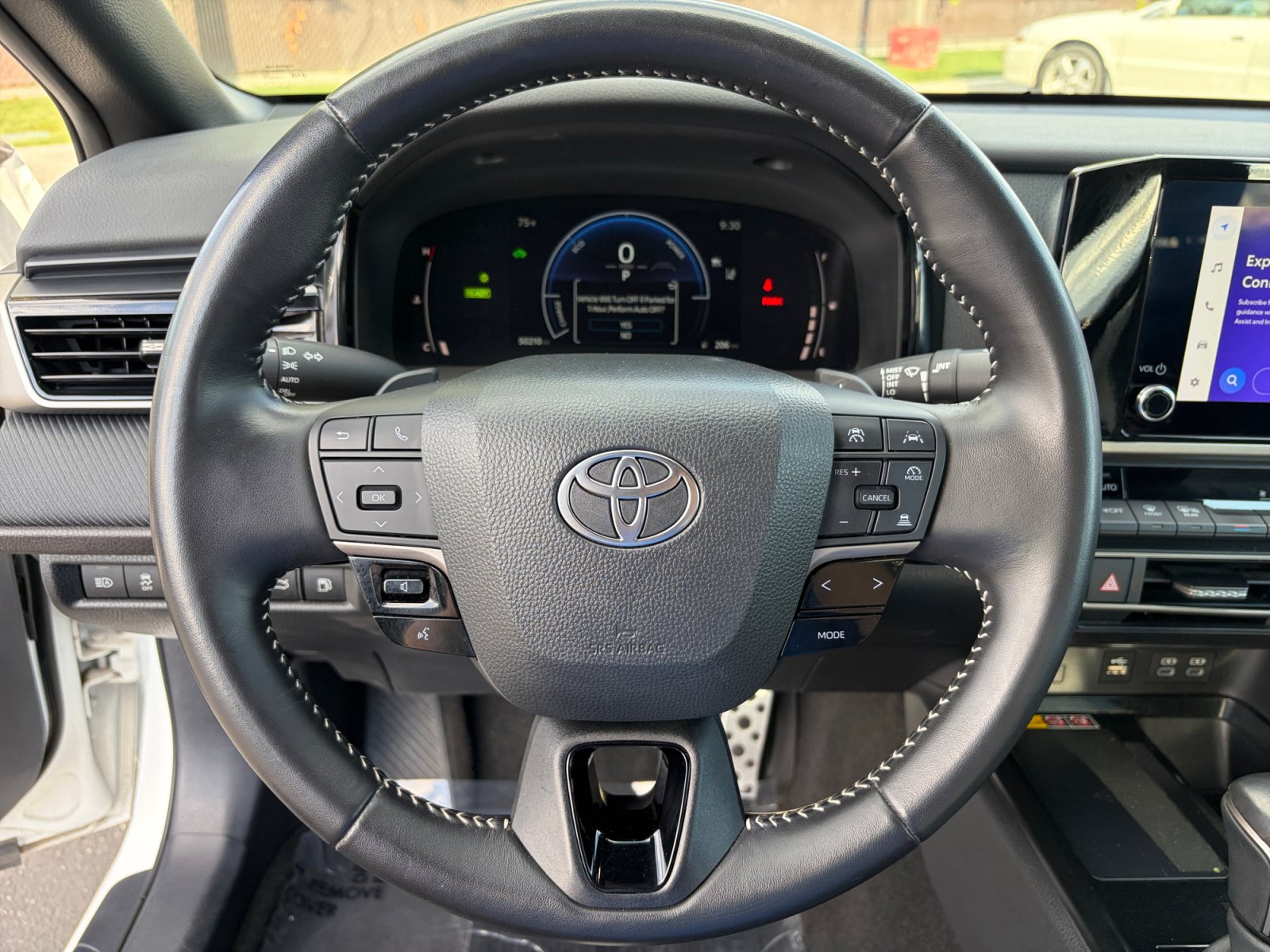 Used 2025 Toyota Camry SE FWD image 12
