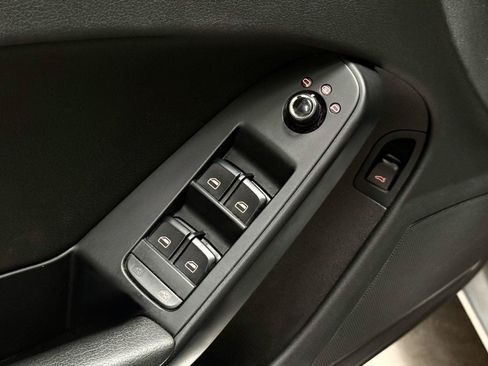 Used 2010 Audi A4 2.0T Premium FWD image 11