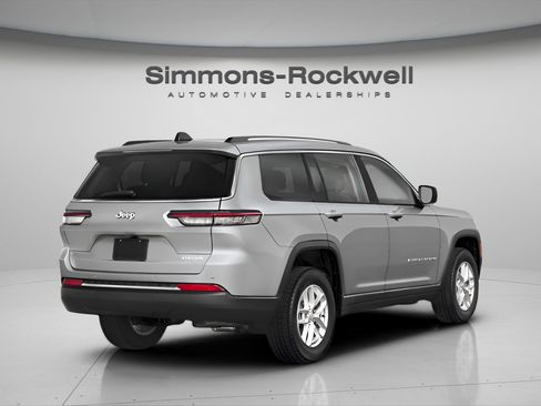 Used 2024 Jeep Grand Cherokee L Laredo w/ Luxury Tech Group I AWD/4WD image 5
