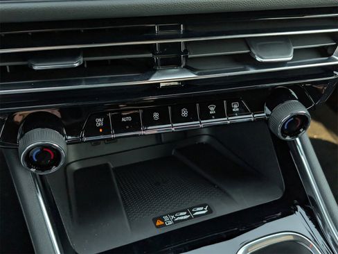 New 2026 Chevrolet Traverse Z71 w/ Enhanced Driving Package image 14