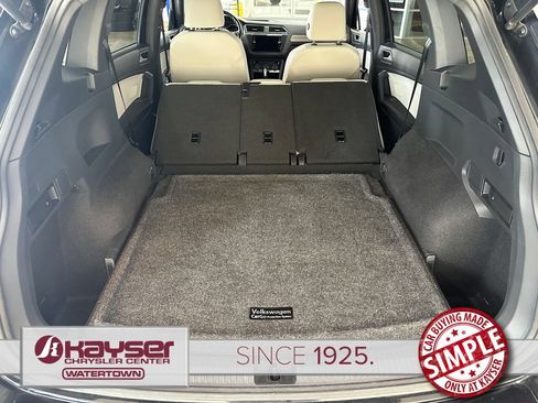 Used 2020 Volkswagen Tiguan SE R-Line AWD/4WD image 37