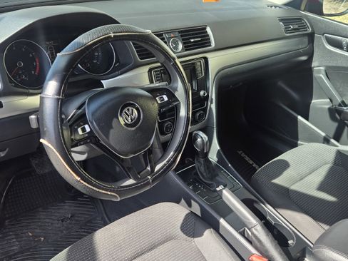 Used 2016 Volkswagen Passat 1.8T S image 16