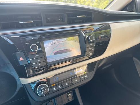 Used 2014 Toyota Corolla LE FWD image 23