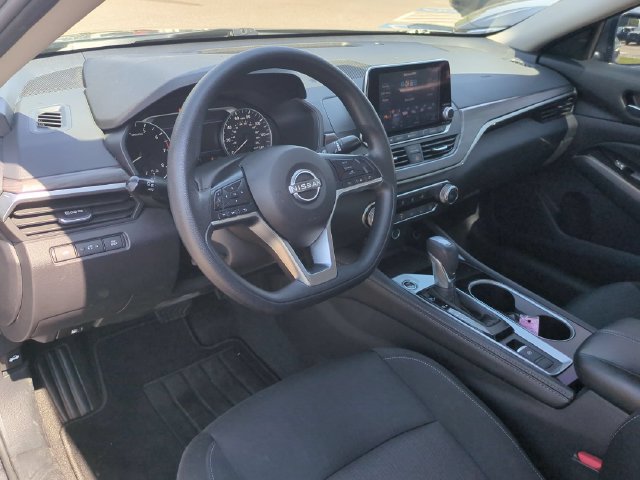Used 2023 Nissan Altima 2.5 SV AWD/4WD image 13