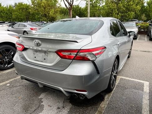 Used 2019 Toyota Camry SE FWD image 6