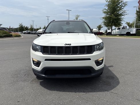 Used 2020 Jeep Compass Latitude FWD image 3