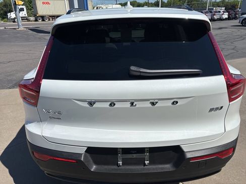 Certified 2026 Volvo XC40 B5 Plus AWD/4WD image 7
